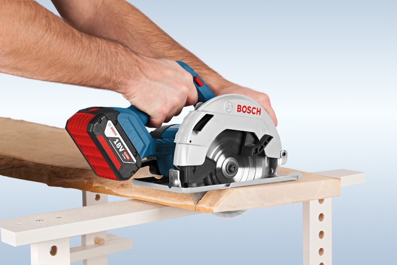 Батериска кружна пила Bosch GKS 18V-57