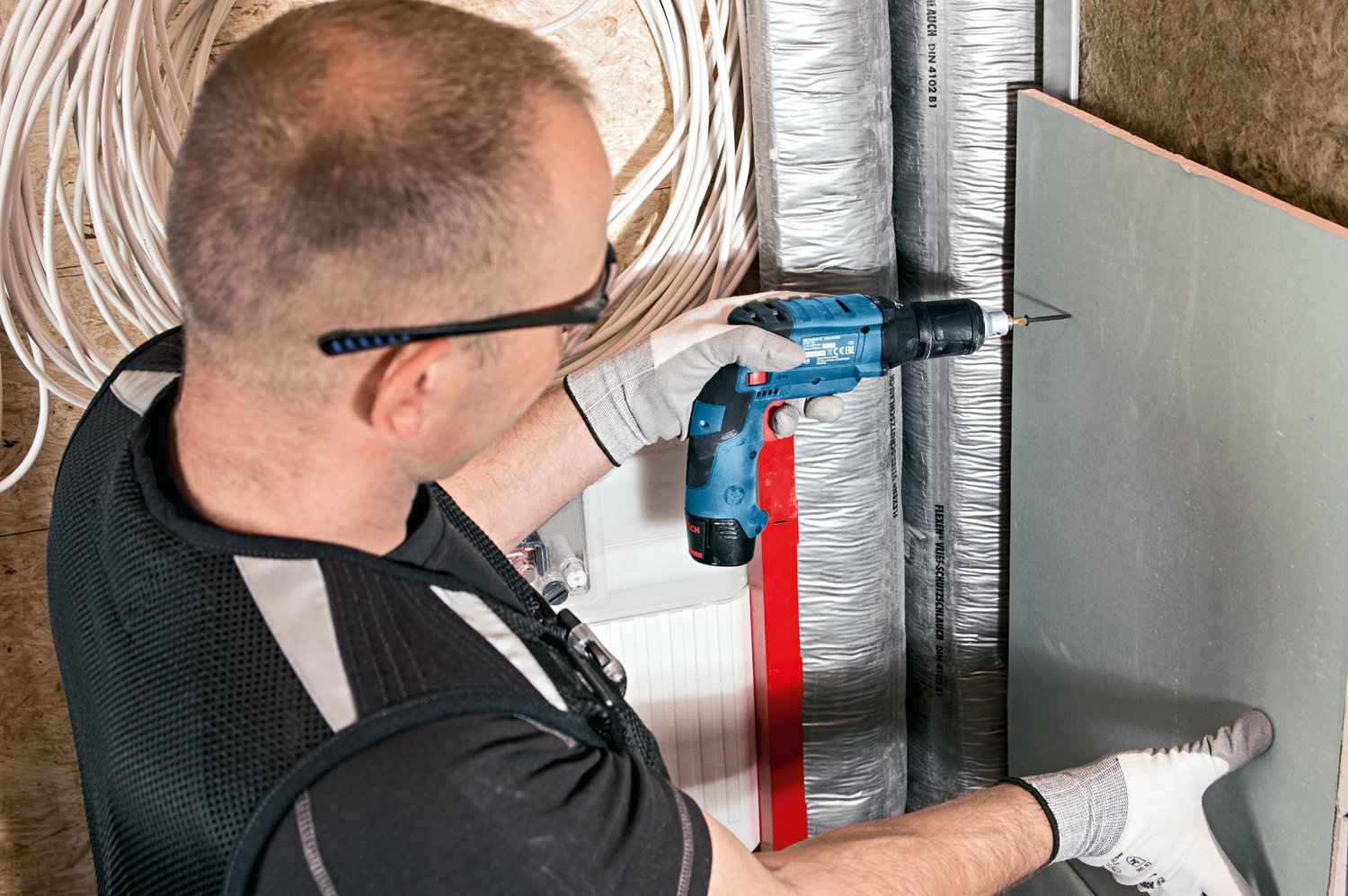 Батериска штрафилица Bosch GTB 12V-11 за сува градба