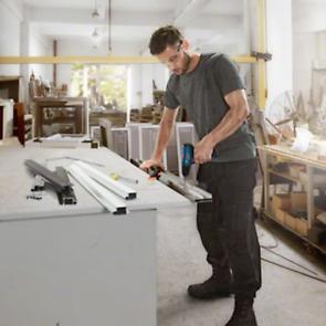 Батериска штрафилица Bosch GSR 120-LI (2 x GBA 12V 2.0Ah)