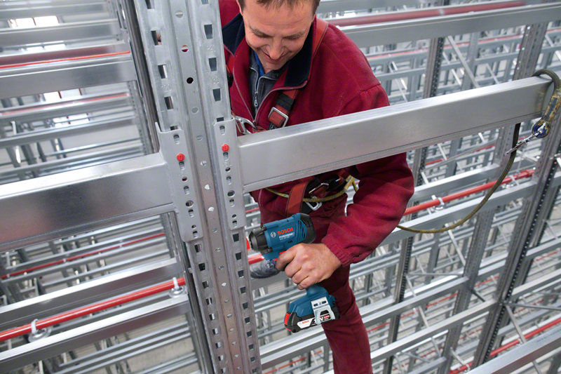 Батериска ударна штрафилица Bosch GDX 180-Li